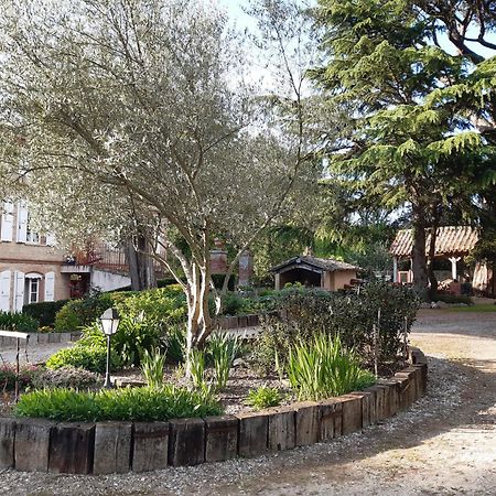 Hotel Le Logis Saint Victor à Coufouleux Extérieur photo