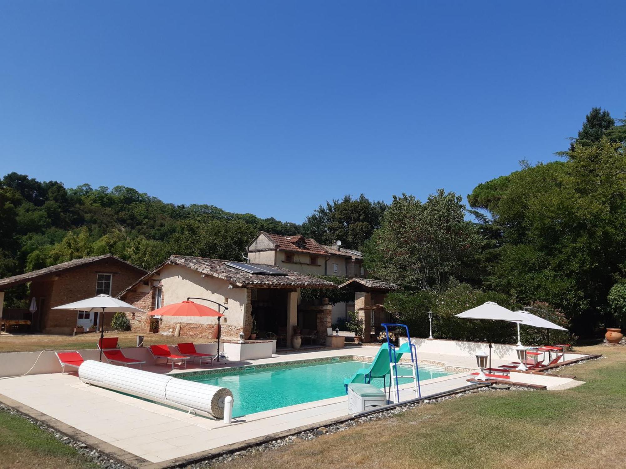 Hotel Le Logis Saint Victor à Coufouleux Extérieur photo